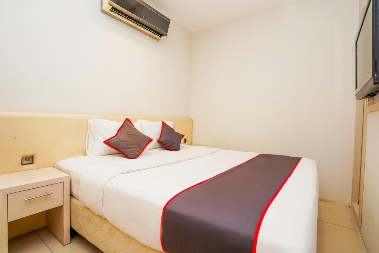 Collection O 29 Twin Tower Hotel Surabaya Exterior photo