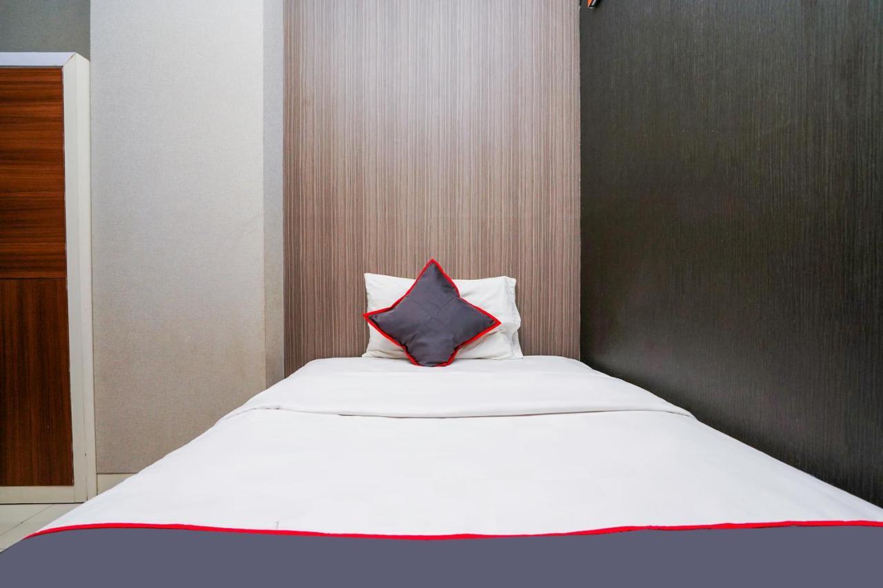 Collection O 29 Twin Tower Hotel Surabaya Exterior photo
