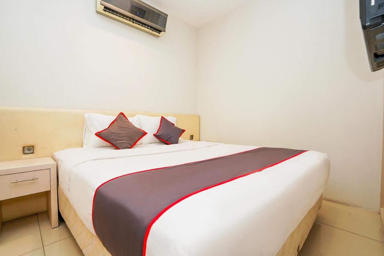 Collection O 29 Twin Tower Hotel Surabaya Exterior photo