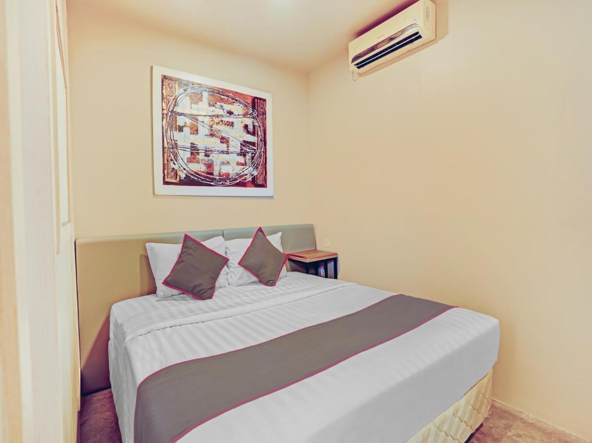 Collection O 29 Twin Tower Hotel Surabaya Exterior photo