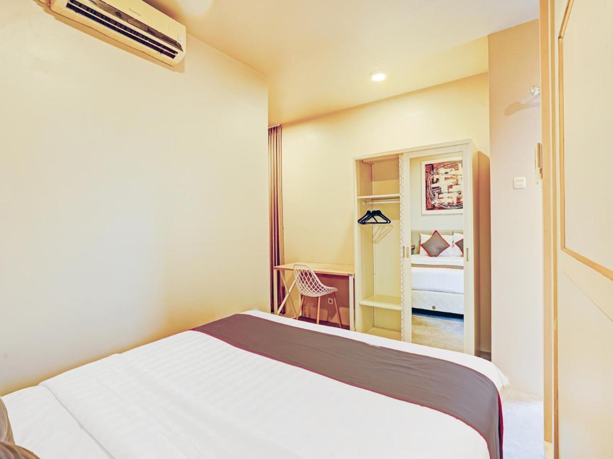 Collection O 29 Twin Tower Hotel Surabaya Exterior photo