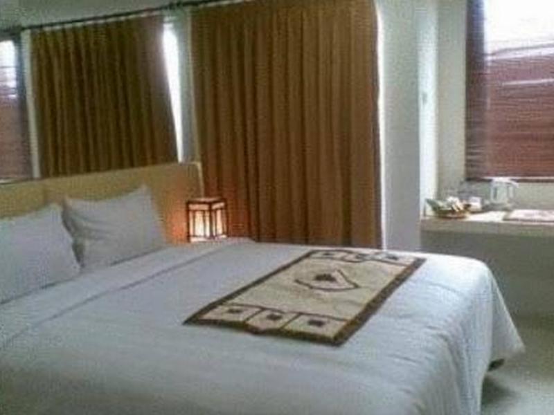 Collection O 29 Twin Tower Hotel Surabaya Exterior photo