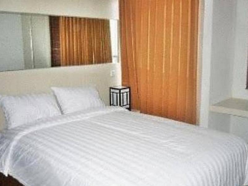Collection O 29 Twin Tower Hotel Surabaya Exterior photo